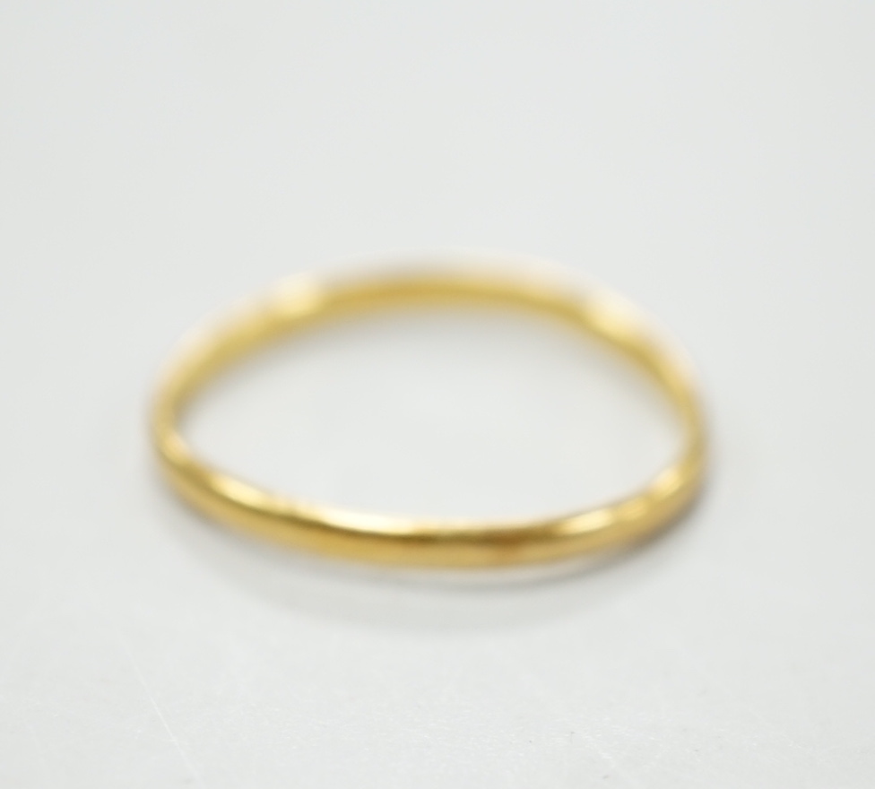 A small 22ct gold wedding band, size O, 1.8 grams.